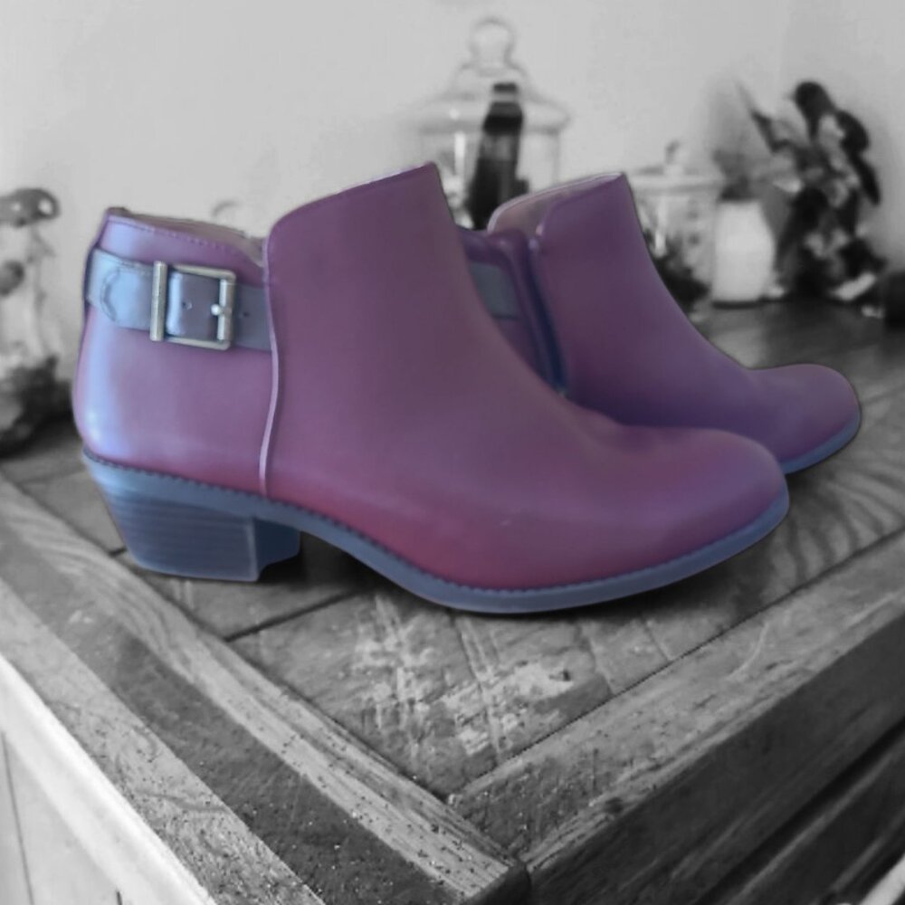 FINAL SALE  Vionic Millie Wine Boots Size 8, Leather Zip Up, Leather Upper - Picture 3 of 6